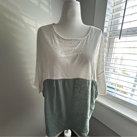 Umgee White and Green Short Sleeve New With Tags , Top - Picture 1 of 5